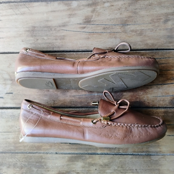 Michael Kors Sutton Moccasin Driver Flats | NWB | Size 7.5 | Gold Bow | Leather - Picture 4 of 4